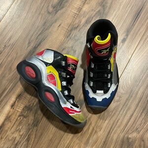 Reebok x Power Rangers Junior Size 2 Question Mid
